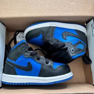 Boys Jordan Nike Sneakers (Size 5C)